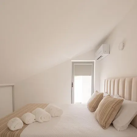 Sun House - Local -